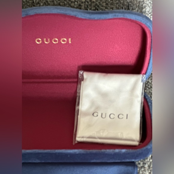 NWOT BLUE GUCCI SUNNIES CASE CLOTH AND DUST BAG “OVERSIZED” - Picture 3 of 6